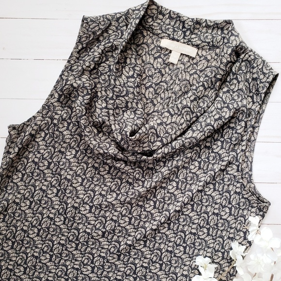 Banana Republic Tops - Banana Republic Sleeveless Blouse Small